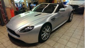 Aston Martin Roadster, anthrazit, matt